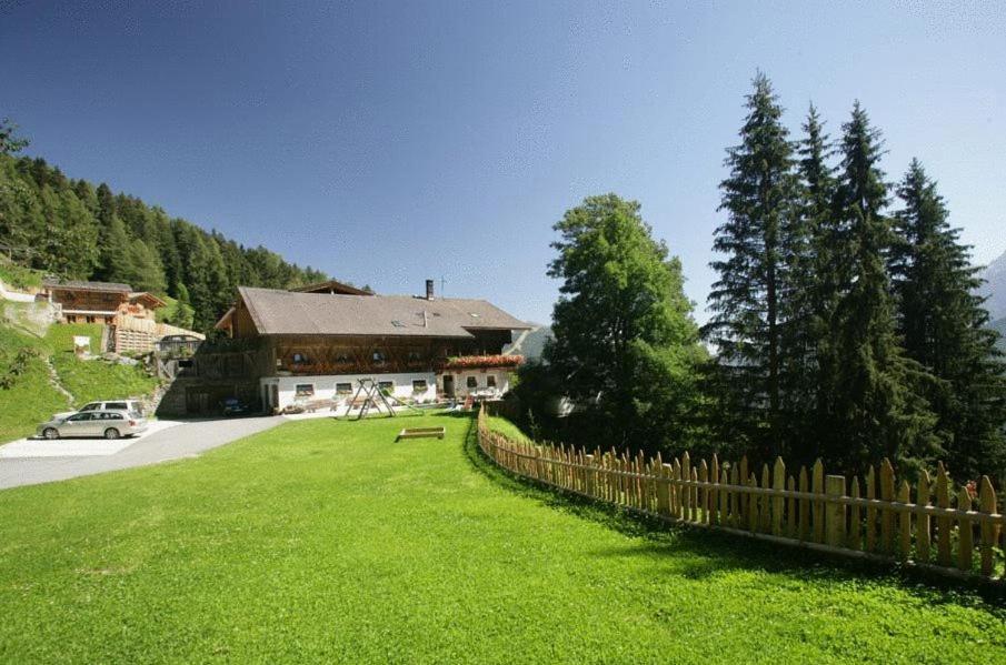 Glinzhof Mountain Natur Resort Agriturismo Сан-Кандідо Екстер'єр фото